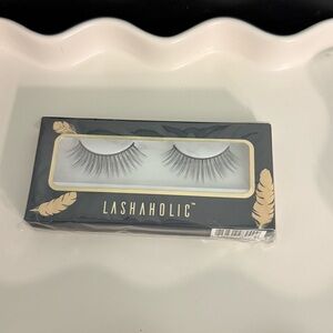 NWT- Lashaholic Luxury Lashes Black False Eyelashes 100% Silk Cruelty Free